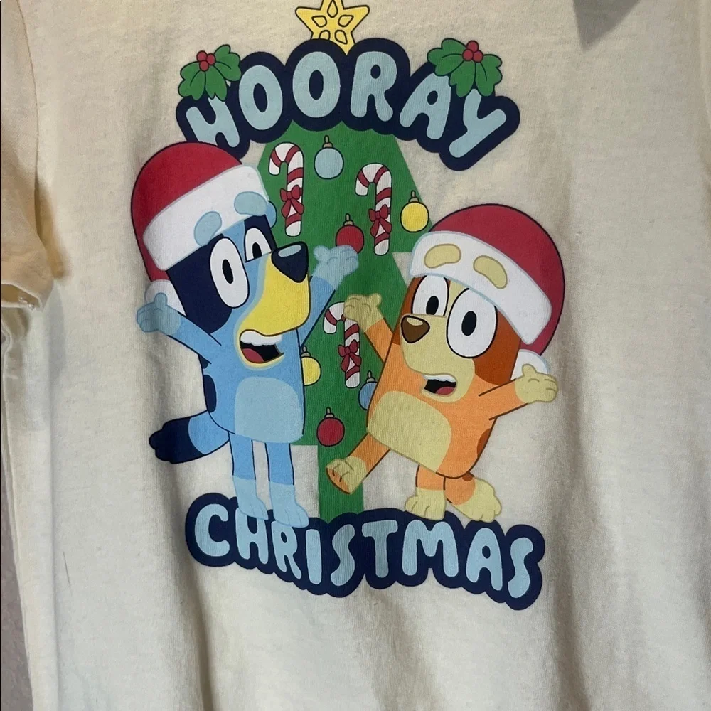 New Bluey Cream Colored Christmas T Shirt Hooray Christmas Size 5T NWT